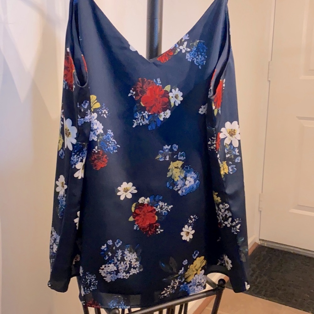 Beautiful cami from Banana Republic SZ XL satin feel